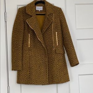 Hello coat with chevron pattern
